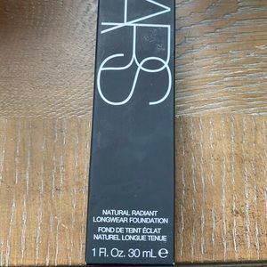 NARS foundation Makeup
